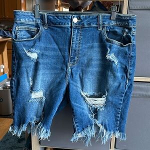 Cello Women's Distressed Stretch Shorts Size 2X